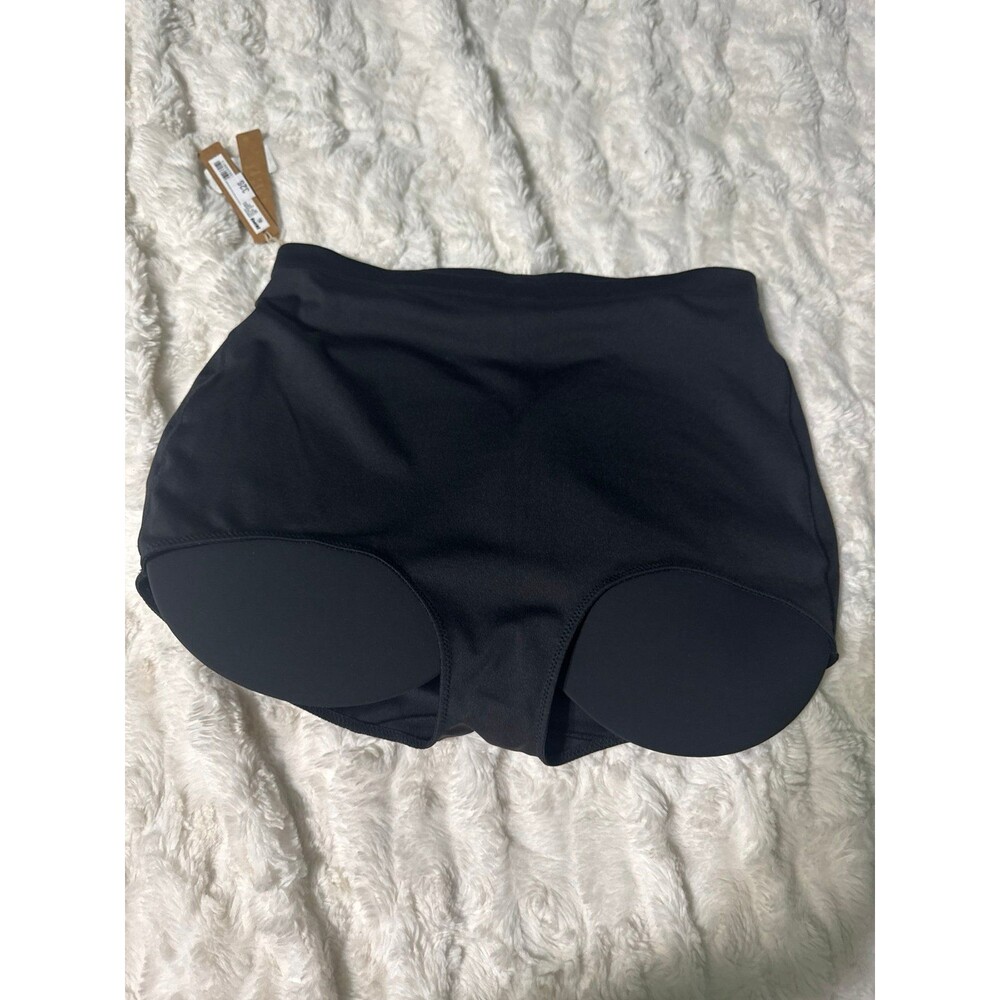 Skims body butt enhancing brief